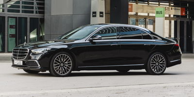 mercedes benz limousine Eine schwarze Mercedes Benz Business Limousine der S-Klasse des Limousinenservice Frankfurt.
