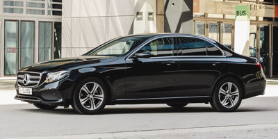 mercedes business limousine Eine schwarze Mercedes Benz Business Limousine der E-Klasse von Frankfurt Limousinenservice.