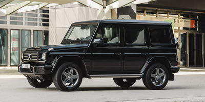 Ein schwarzer Mercedes GL.
